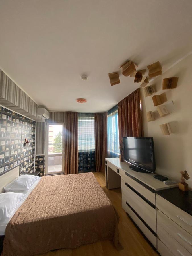 Apartments Danita & Restaurant&Pool Bar Varna Exterior foto