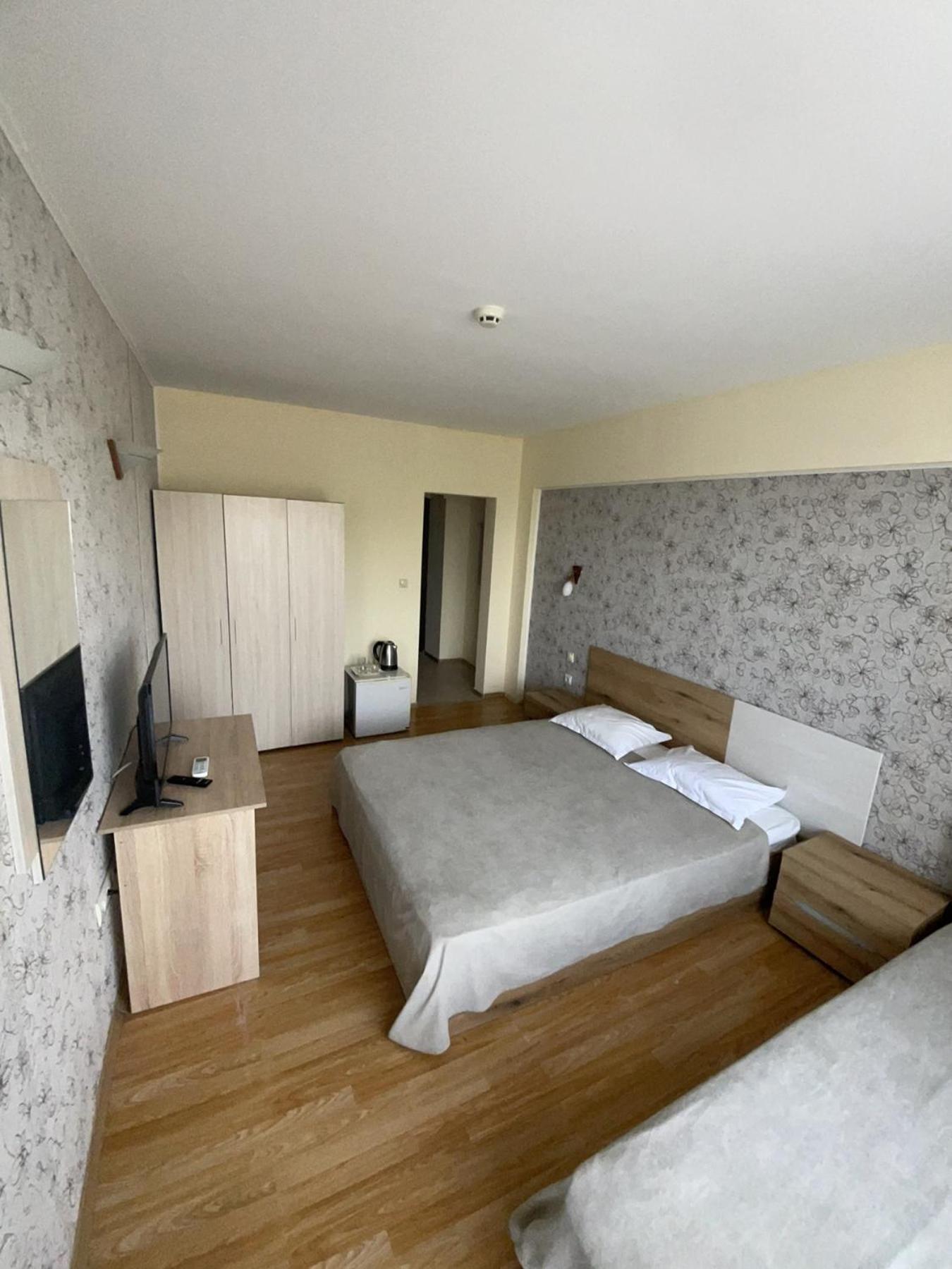 Apartments Danita & Restaurant&Pool Bar Varna Exterior foto
